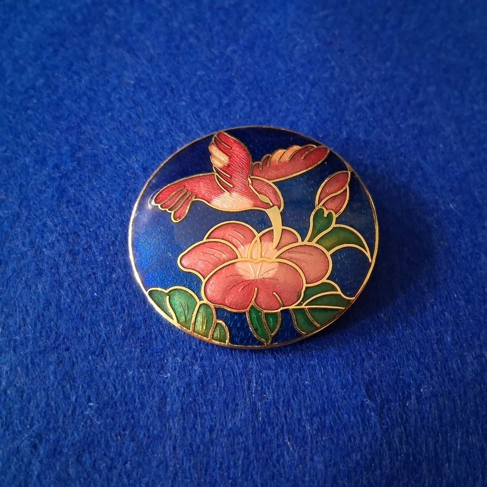 Vintage 80s Cloisonne Brooch Red Hummingbird & Flower Blue Background Goldtone
